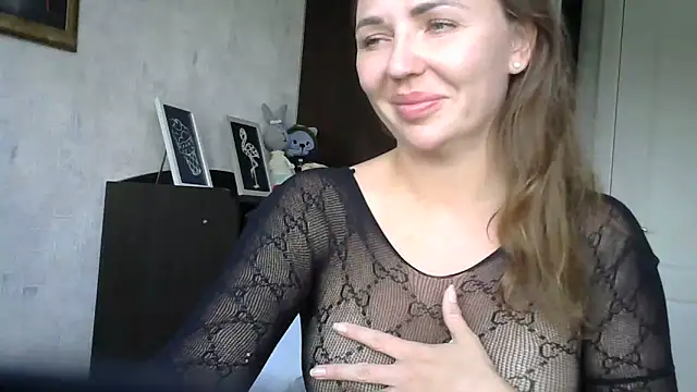 Snapshot of AngelinaLove28 chatting on June 21, 2026, 9:15 am AngelinaLove28 online show from June 21, 2026, 9:15 am