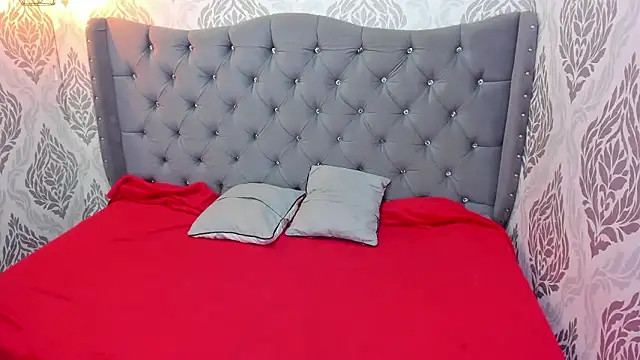 charlottemoonxz online show from January 12, 2026, 6:36 pm