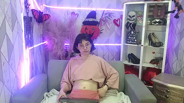 charlottemoonxz online show from October 24, 2025, 5:56 pm