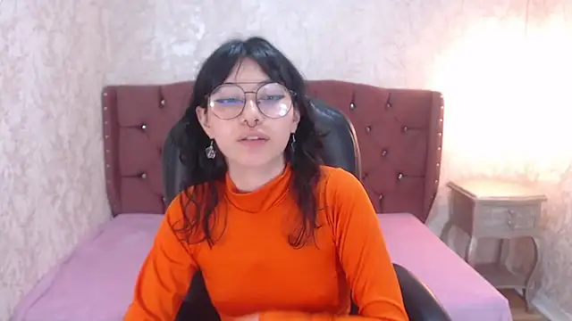 charlottemoonxz online show from February 28, 2025, 9:01 pm