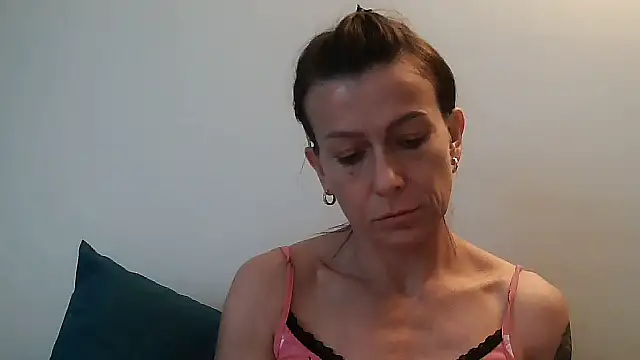 anechka1 online show from April 26, 2026, 11:35 pm