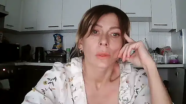 anechka1 online show from May 1, 2026, 10:04 pm