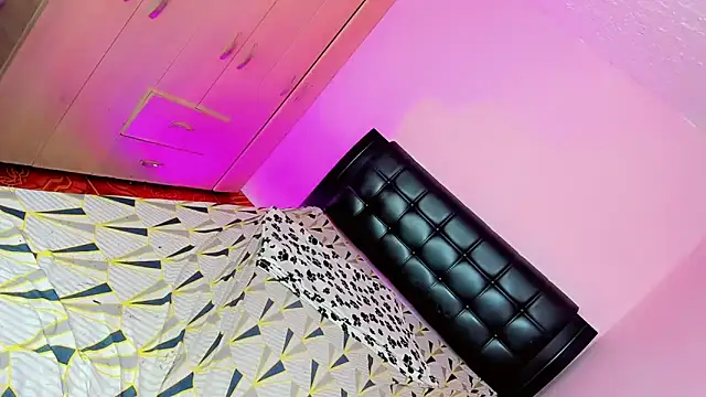 Snapshot of Charming_J chatting on March 19, 2026, 6:46 am Charming J online show from March 19, 2026, 6:46 am