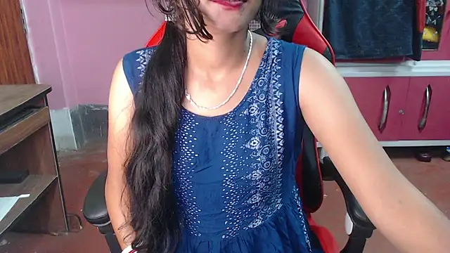 Snapshot of Angel_Alison_ chatting on February 11, 2025, 9:25 pm Angel Alison online show from February 11, 2025, 9:25 pm
