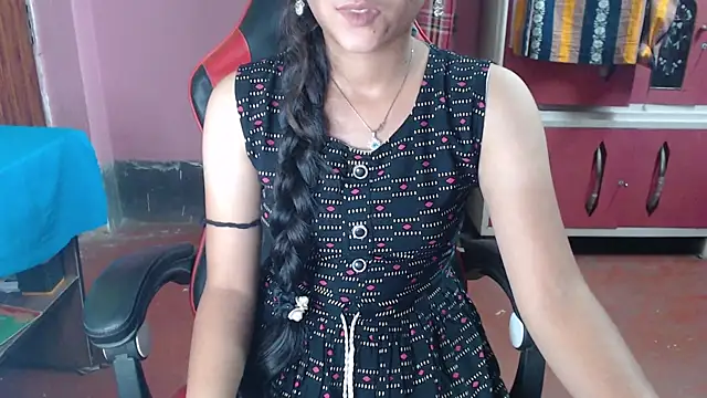 Snapshot of Angel_Alison_ chatting on April 24, 2026, 11:01 am Angel Alison online show from April 24, 2026, 11:01 am