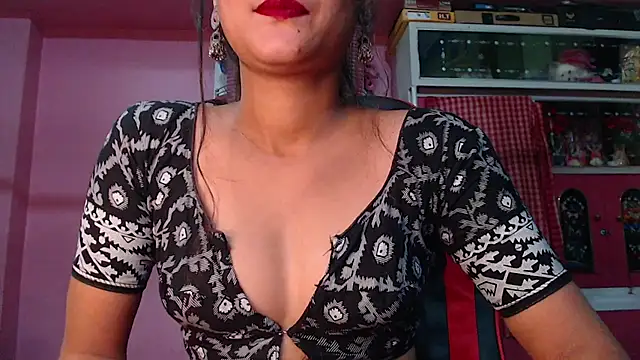 Snapshot of Angel_Alison_ chatting on December 18, 2024, 6:25 pm Angel Alison online show from December 18, 2024, 6:25 pm