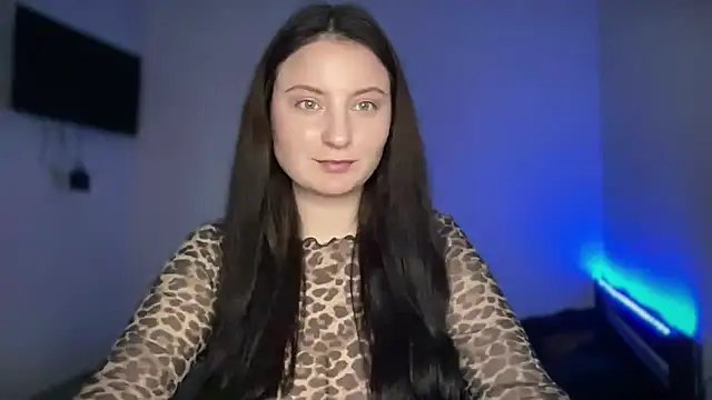 Snapshot of LocaAlis chatting on November 4, 2025, 4:00 pm LocaAlis online show from November 4, 2025, 4:00 pm