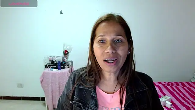 Snapshot of CaroMasha chatting on June 22, 2026, 7:33 pm CaroMasha online show from June 22, 2026, 7:33 pm