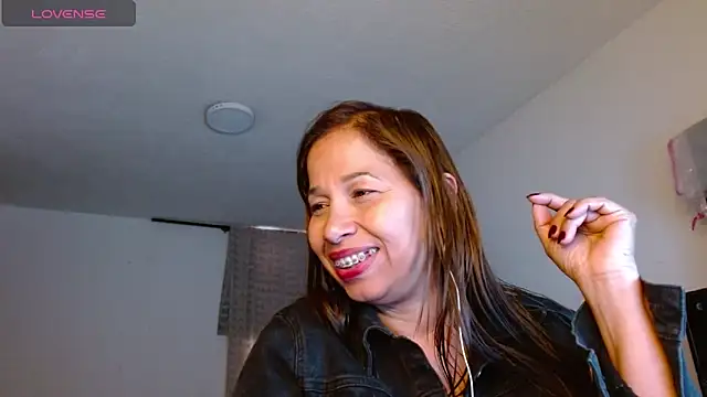 Snapshot of CaroMasha chatting on April 17, 2026, 10:45 pm CaroMasha online show from April 17, 2026, 10:45 pm