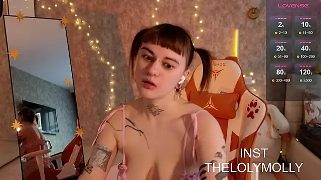 Snapshot of LolyMolli chatting on November 14, 2025, 9:57 am LolyMolli online show from November 14, 2025, 9:57 am