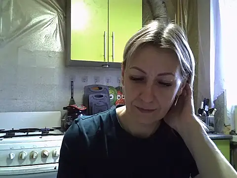 Snapshot of AshleyXHoney chatting on October 24, 2025, 6:12 am AshleyXHoney online show from October 24, 2025, 6:12 am