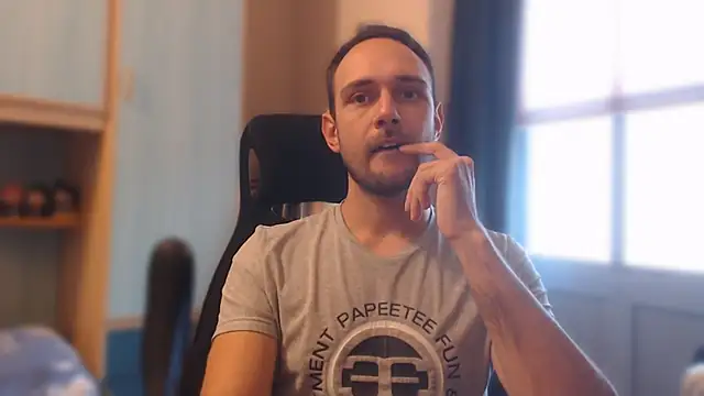 im-simo online show from September 11, 2025, 5:02 pm