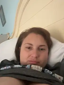 MilfyMrsRobinson online show from January 19, 2026, 1:37 pm