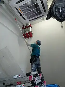 2tomka52052sex online show from January 6, 2025, 3:09 am