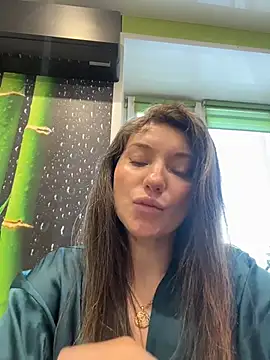 MooonReal online show from December 1, 2025, 3:51 am