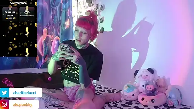 charlotbelucci  online show from May 6, 2026, 3:49 pm