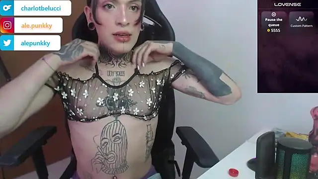 Snapshot of charlotbelucci_ chatting on October 17, 2025, 9:56 am charlotbelucci online show from October 17, 2025, 9:56 am