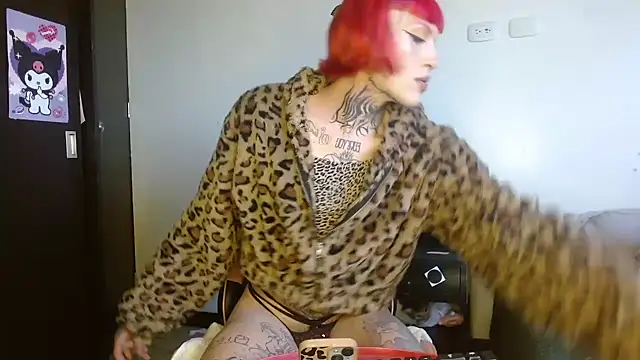 charlotbelucci  online show from April 26, 2026, 9:56 pm