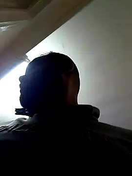 ListedLoin online show from November 17, 2025, 7:29 pm