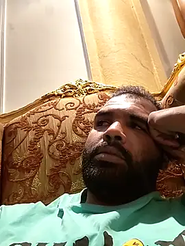 ListedLoin online show from November 25, 2025, 11:48 pm