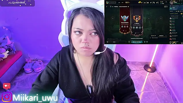 Ahri Elderwood online show from May 22, 2026, 4:54 am