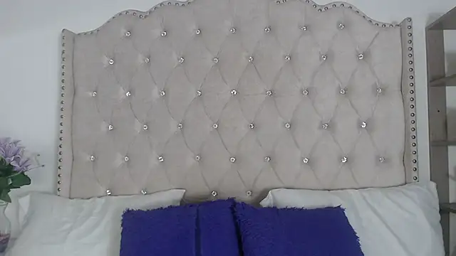 Abril Squirt online show from June 10, 2026, 11:06 pm