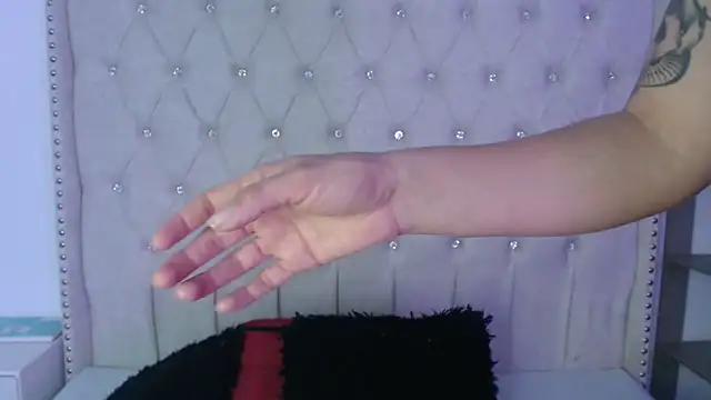 Abril Squirt online show from October 27, 2025, 8:32 pm