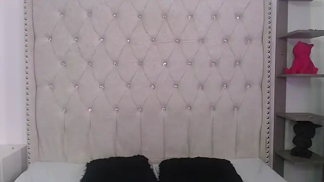 Abril Squirt online show from February 25, 2026, 8:41 pm