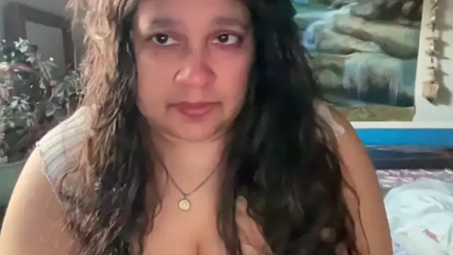 MelanieFawker online show from October 3, 2025, 2:07 pm