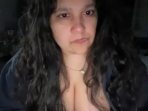 MelanieFawker online show from November 18, 2025, 2:20 pm