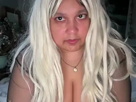 MelanieFawker online show from September 19, 2025, 1:53 am