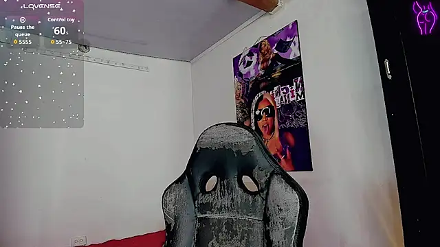 Snapshot of Bigcatalove chatting on February 28, 2026, 1:27 am Bigcatalove online show from February 28, 2026, 1:27 am