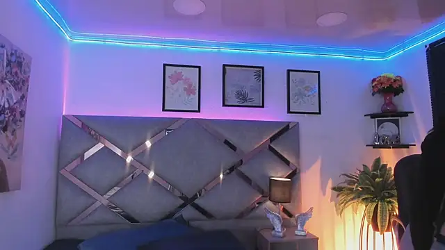 Snapshot of sofi_bakerr chatting on May 23, 2026, 11:42 am sofi bakerr online show from May 23, 2026, 11:42 am