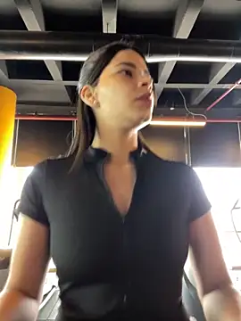 Snapshot of DaryRos chatting on November 30, 2025, 2:29 pm DaryRos online show from November 30, 2025, 2:29 pm