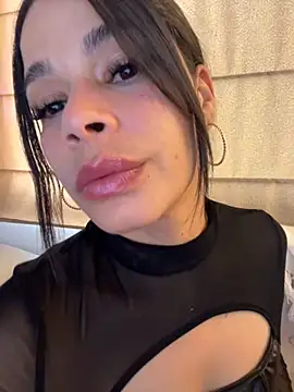 Snapshot of DaryRos chatting on October 29, 2025, 9:47 pm DaryRos online show from October 29, 2025, 9:47 pm