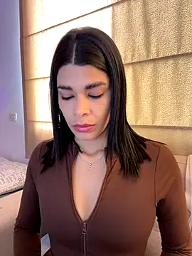 Snapshot of DaryRos chatting on December 14, 2025, 1:49 pm DaryRos online show from December 14, 2025, 1:49 pm