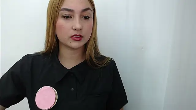 Snapshot of salome__lopez_ chatting on November 7, 2025, 2:32 pm salome lopez online show from November 7, 2025, 2:32 pm