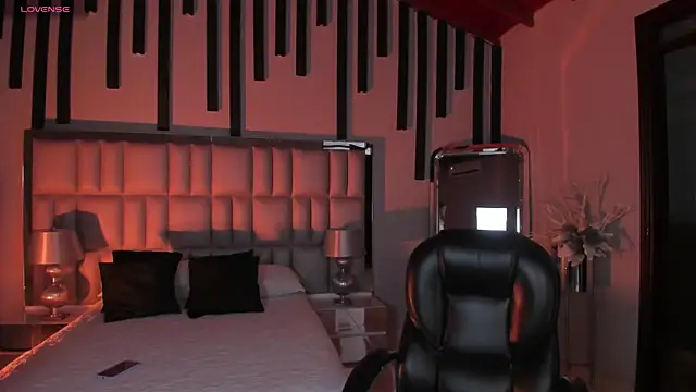 Snapshot of ViolettHansson chatting on November 5, 2025, 6:55 pm ViolettHansson online show from November 5, 2025, 6:55 pm