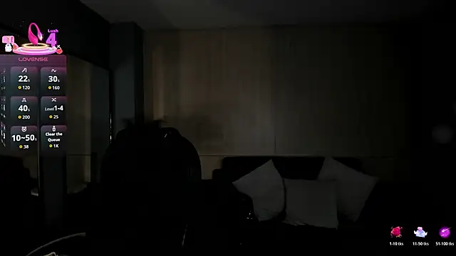 Snapshot of ViolettHansson chatting on November 8, 2025, 11:14 am ViolettHansson online show from November 8, 2025, 11:14 am