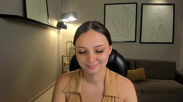 AliceHarper  online show from May 6, 2026, 11:31 pm