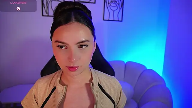 Snapshot of AliceHarper_ chatting on June 23, 2026, 12:41 am AliceHarper online show from June 23, 2026, 12:41 am