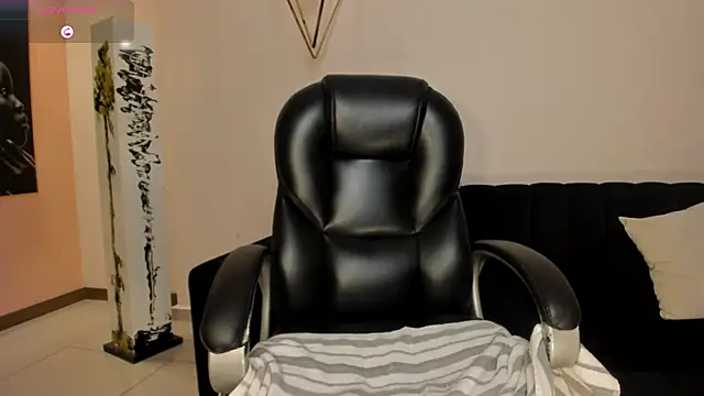 AliceHarper  online show from April 28, 2026, 2:27 am