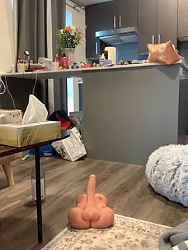 holyeroticss online show from March 6, 2026, 6:25 pm