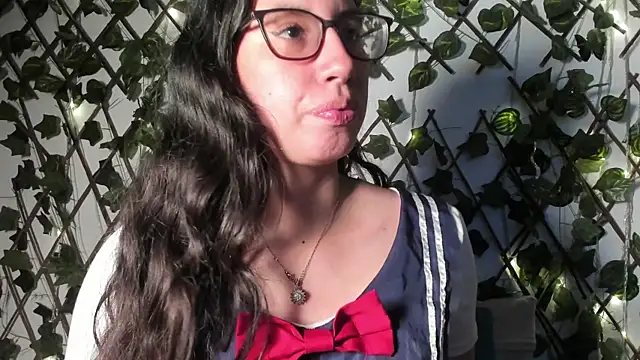 Snapshot of CoralineSanchez chatting on December 2, 2025, 7:15 pm CoralineSanchez online show from December 2, 2025, 7:15 pm