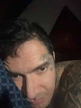 Snapshot of ILLUM1NATE chatting on October 23, 2025, 5:17 am ILLUM1NATE online show from October 23, 2025, 5:17 am