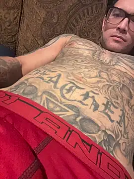 Snapshot of ILLUM1NATE chatting on October 22, 2025, 10:04 am ILLUM1NATE online show from October 22, 2025, 10:04 am