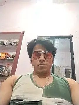 Snapshot of roadtucker123 chatting on April 5, 2026, 9:27 am roadtucker123 online show from April 5, 2026, 9:27 am