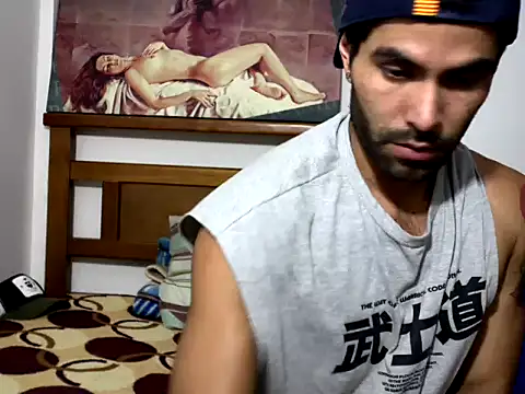 Snapshot of hideonbush051 chatting on November 11, 2025, 12:00 pm hideonbush051 online show from November 11, 2025, 12:00 pm