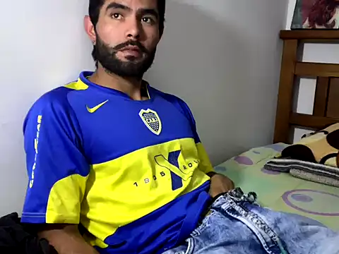 Snapshot of hideonbush051 chatting on November 24, 2025, 4:18 pm hideonbush051 online show from November 24, 2025, 4:18 pm