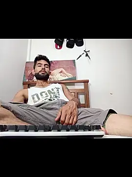 hideonbush051 online show from February 19, 2026, 4:04 pm